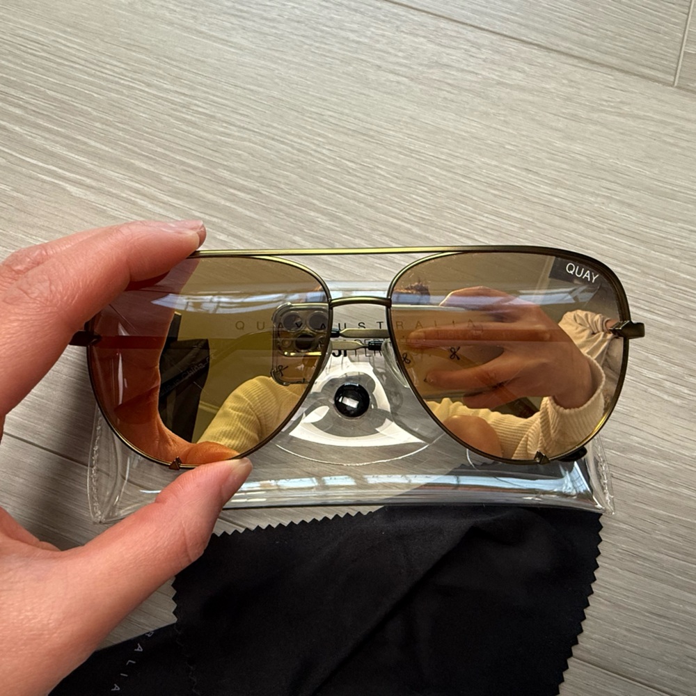 Quay Australia x Desi Sunglasses - Picture 2 of 4